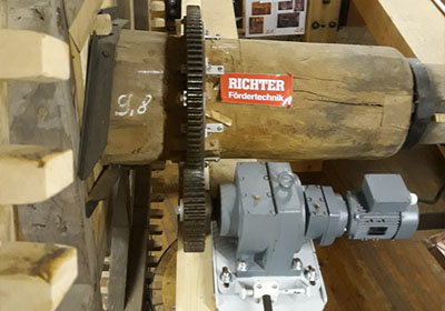 Elektromotorischer Windmühlenantrieb